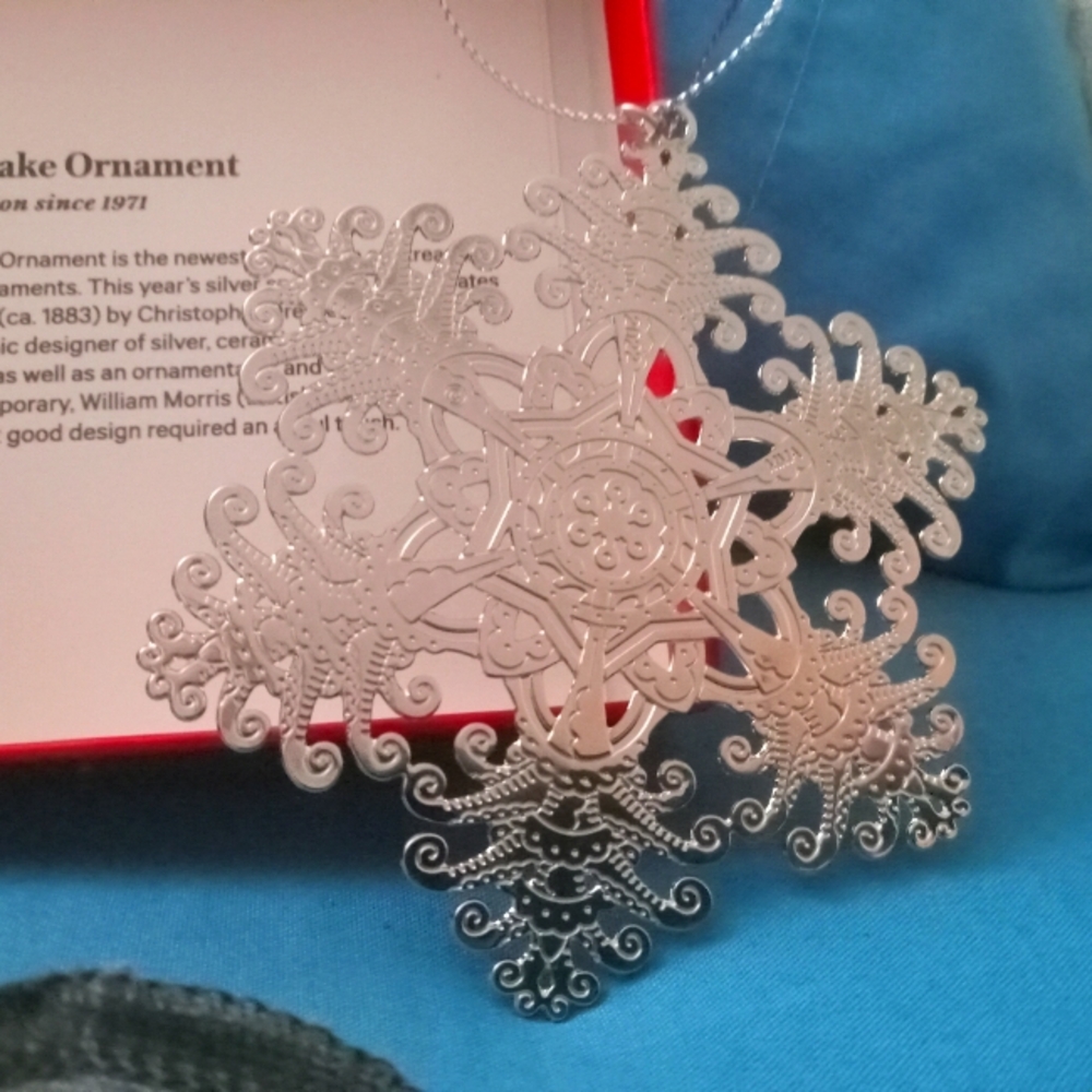 2022 Met Museum Silver Snowflake Ornament